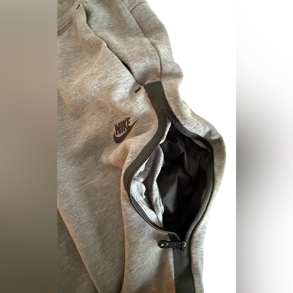 Nike Tech Joggers - Picture 5 of 11